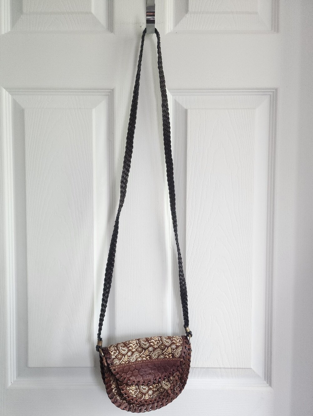 Boho RARE 1970 Woven Leather Crossbody Bag.Vintage-style bohemian saddle purse